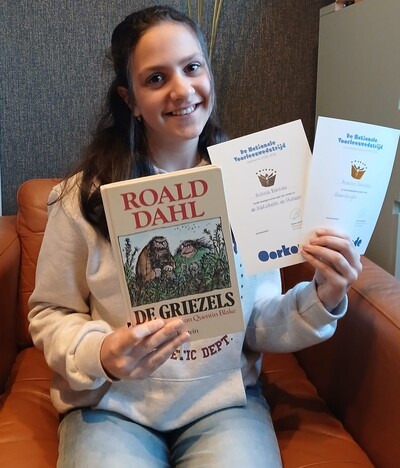 260226 Bibl Astrea Voorleesmeisje